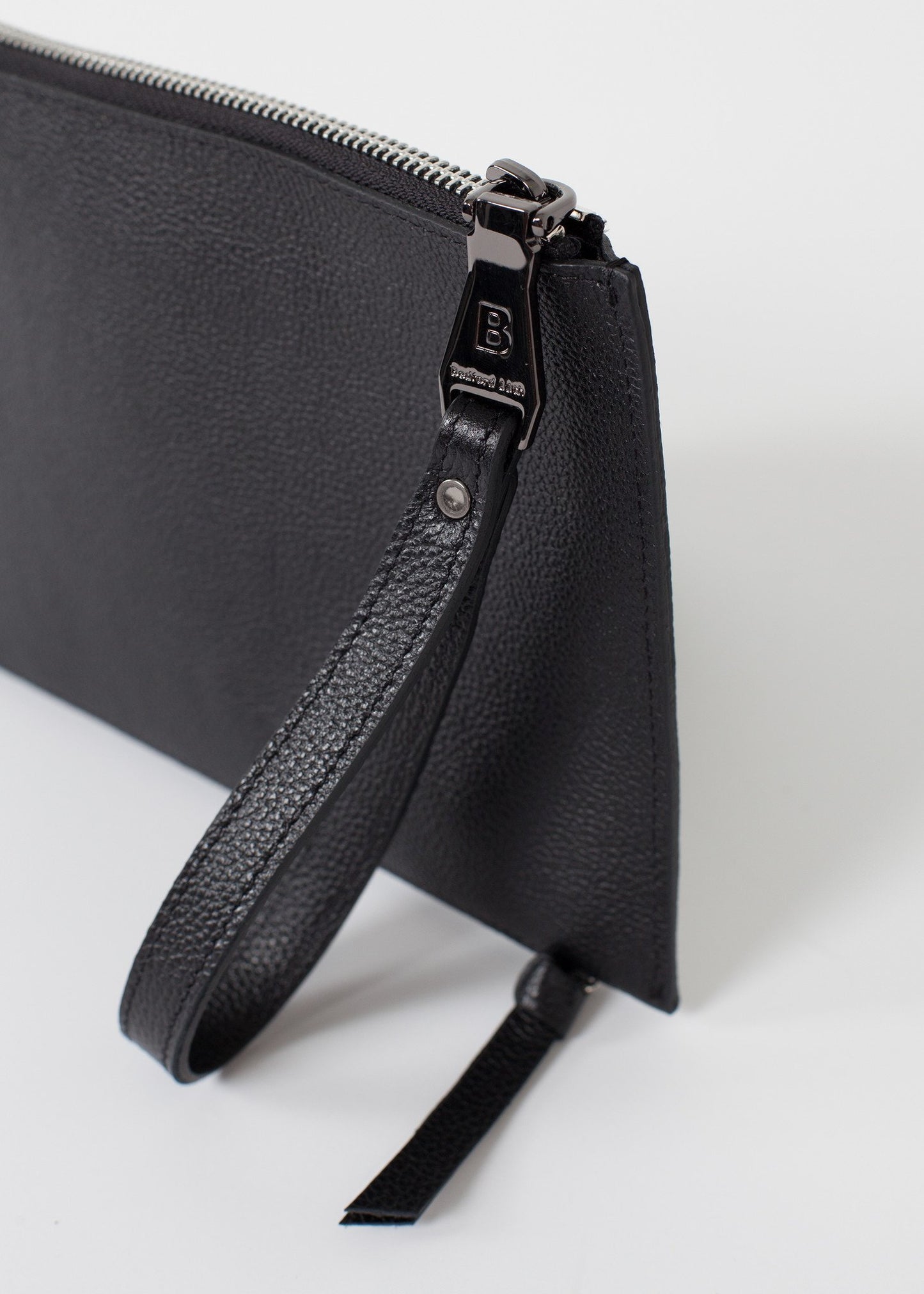 DoublEE Zip Clutch