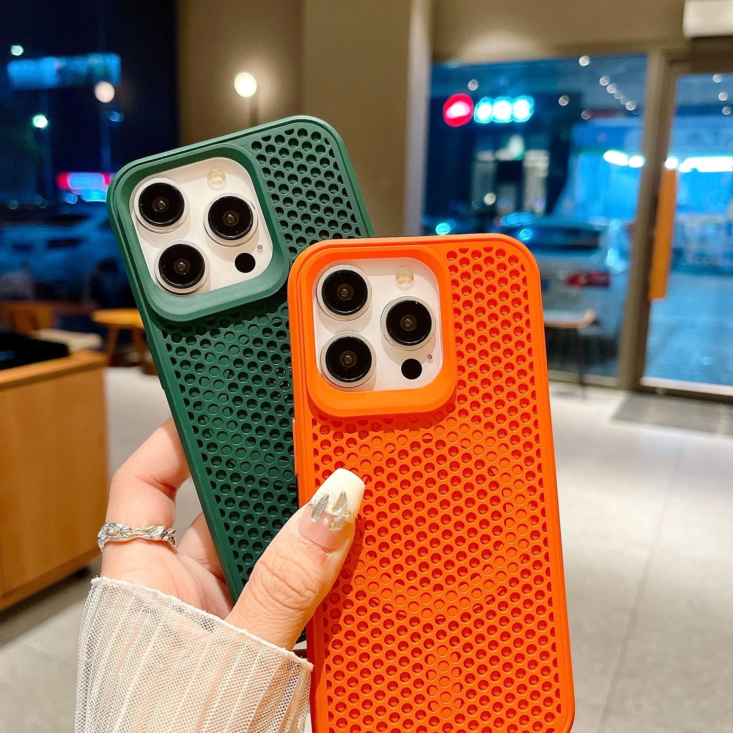 Coque magnétique respirante avec design en maille pour iPhone 12