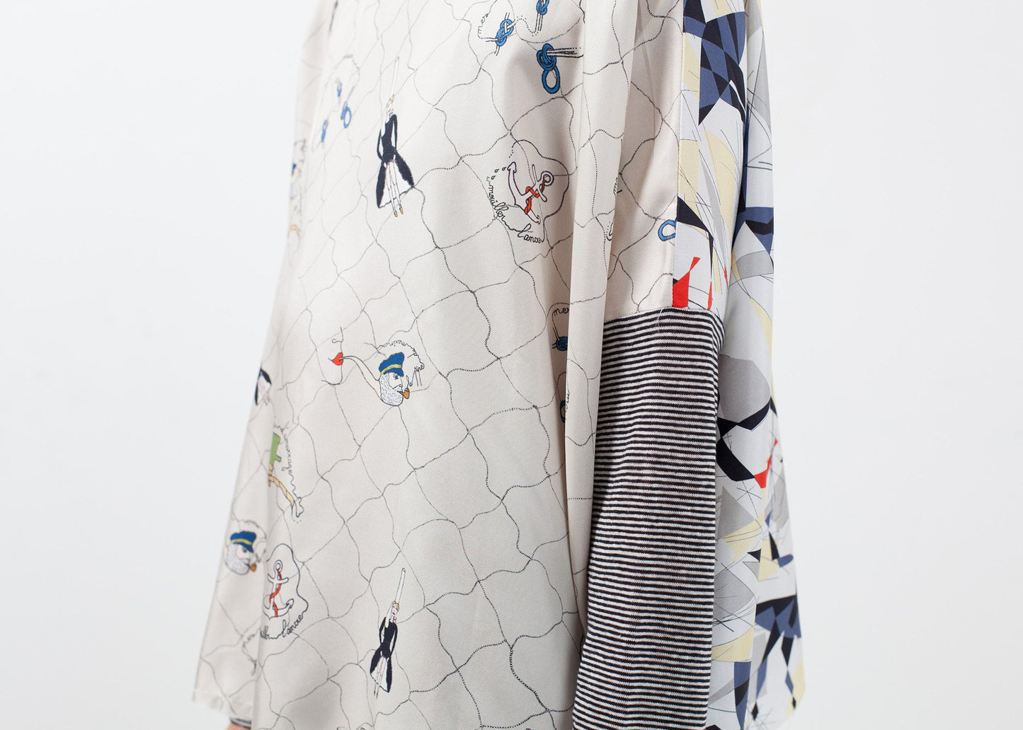 Long SlEEEEvEE Box BlousEE